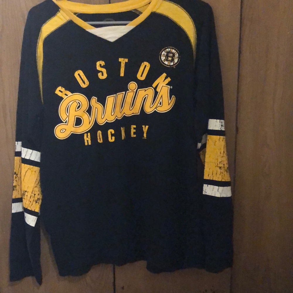 Boston bruins hockey T-shirt